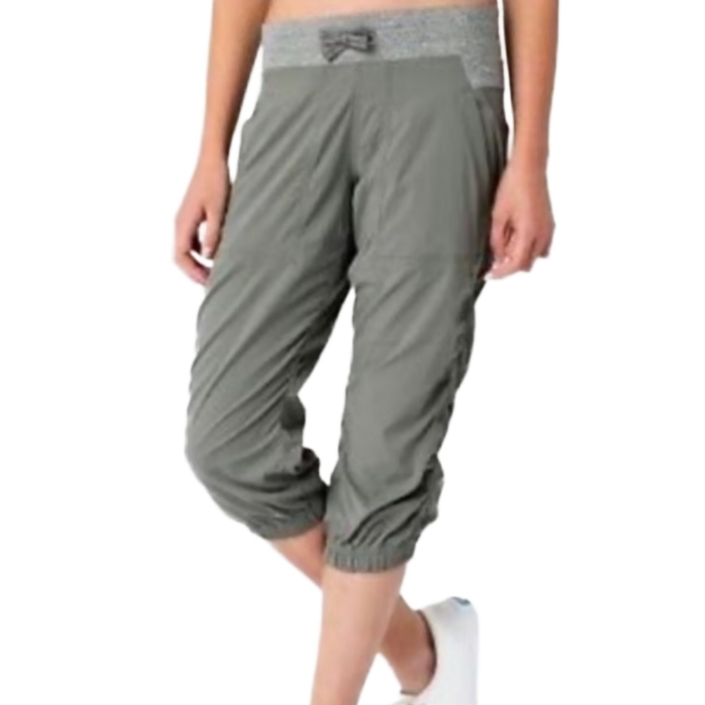 Ivivva‎ Lululemon Gray Cargo Jogger Dance Studio Crops Size 12 Athleisure Capri